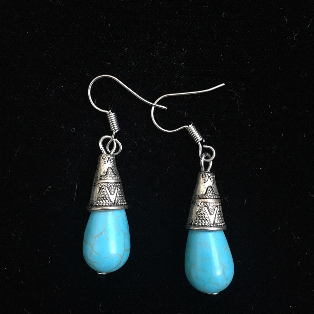 BLUE HOWLITE TEAR DROP EARRINGS